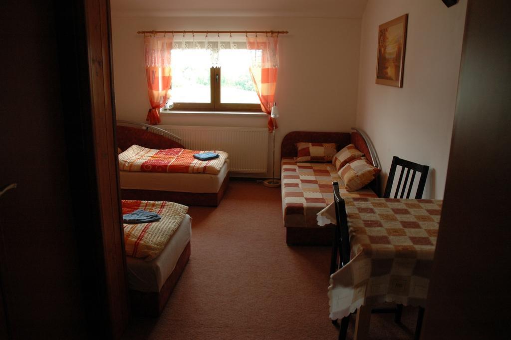 Appartement Privat Novac à Nové Město nad Metují Chambre photo